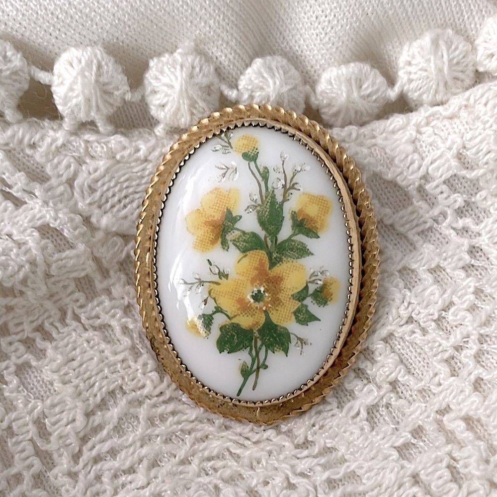 12K GF Porcelain Flower Floral Brooch